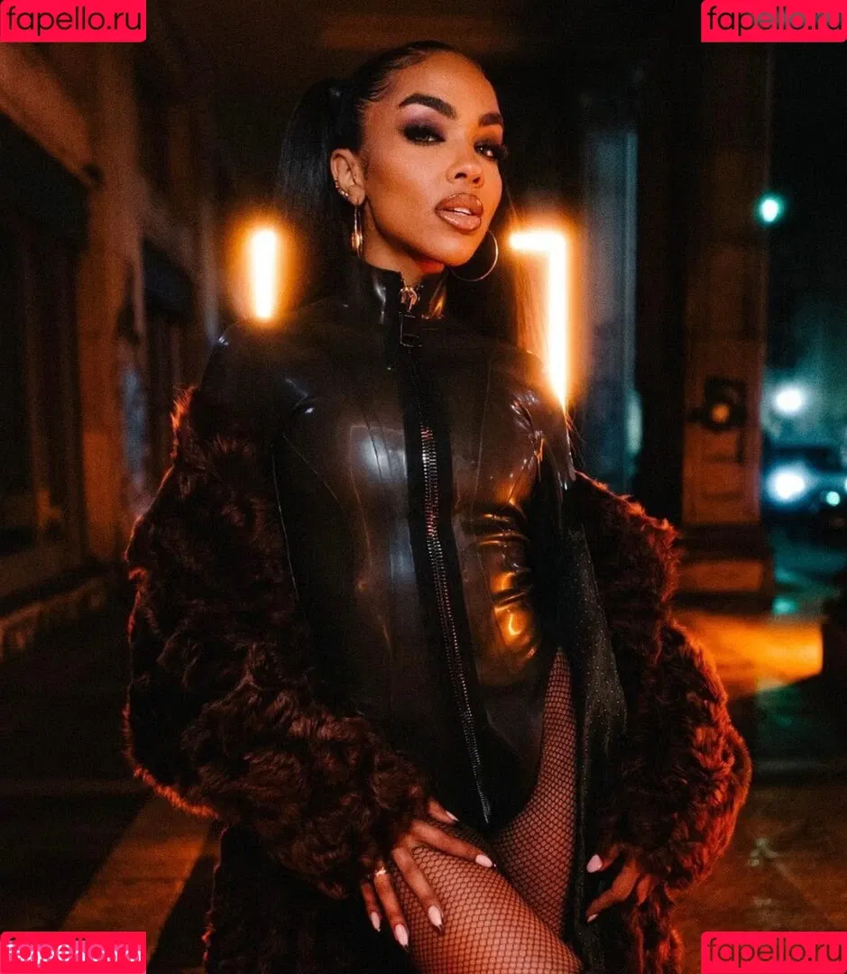Alicia Awa Onlyfans Photo Gallery 