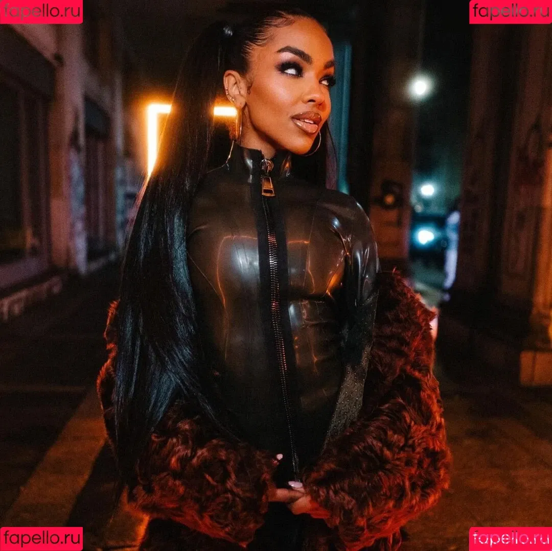 Alicia Awa Onlyfans Photo Gallery 