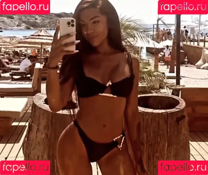 Alicia Awa Onlyfans Photo Gallery 