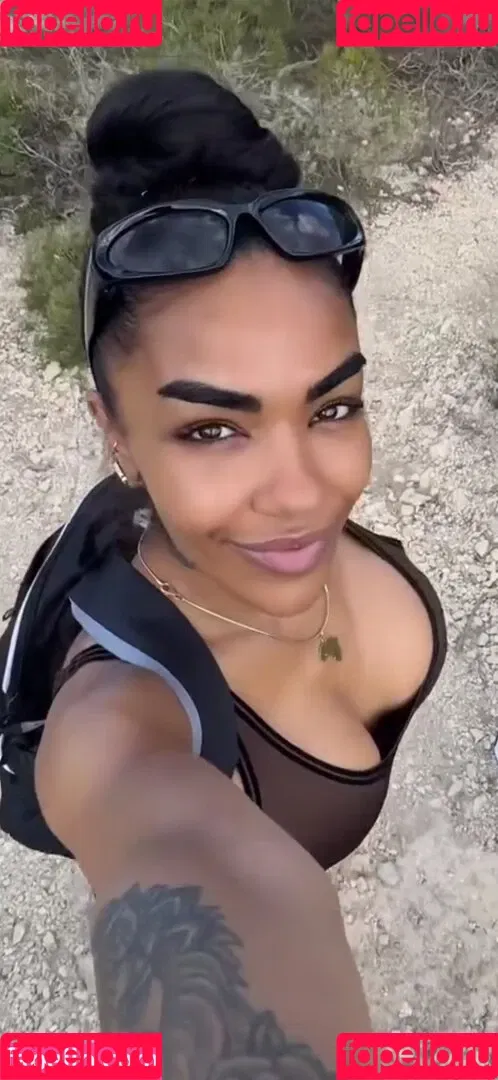 Alicia Awa Onlyfans Photo Gallery 