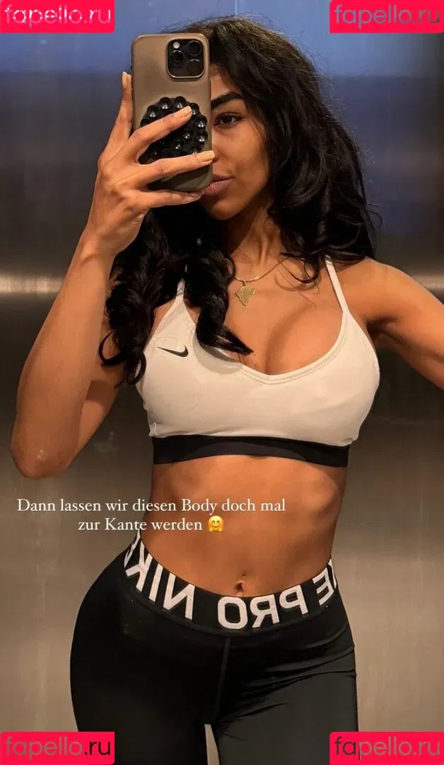 Alicia Awa Onlyfans Photo Gallery 
