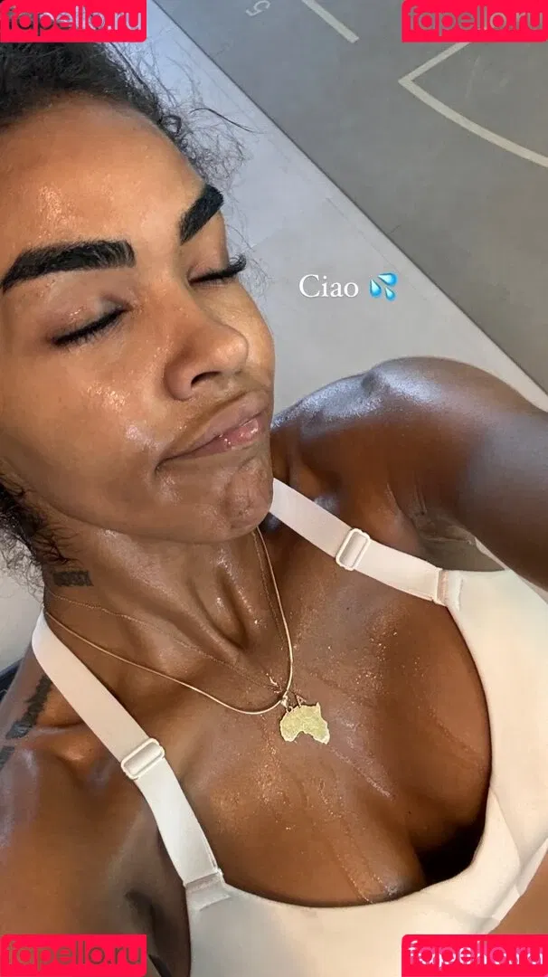 Alicia Awa Onlyfans Photo Gallery 