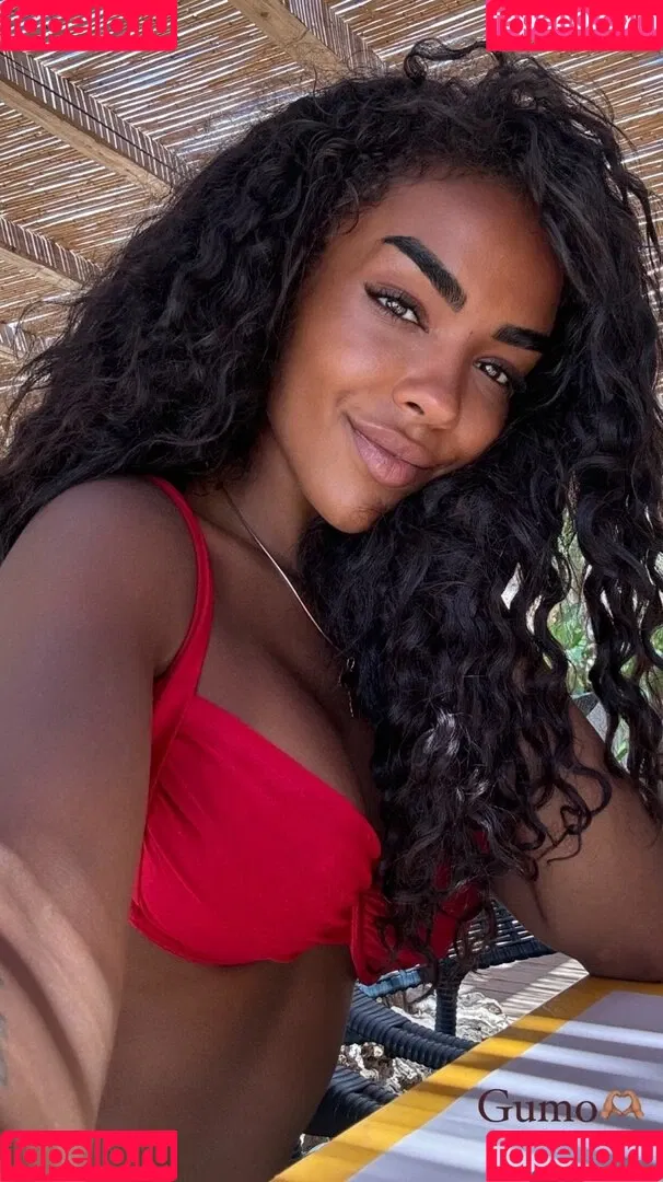 Alicia Awa Onlyfans Photo Gallery 