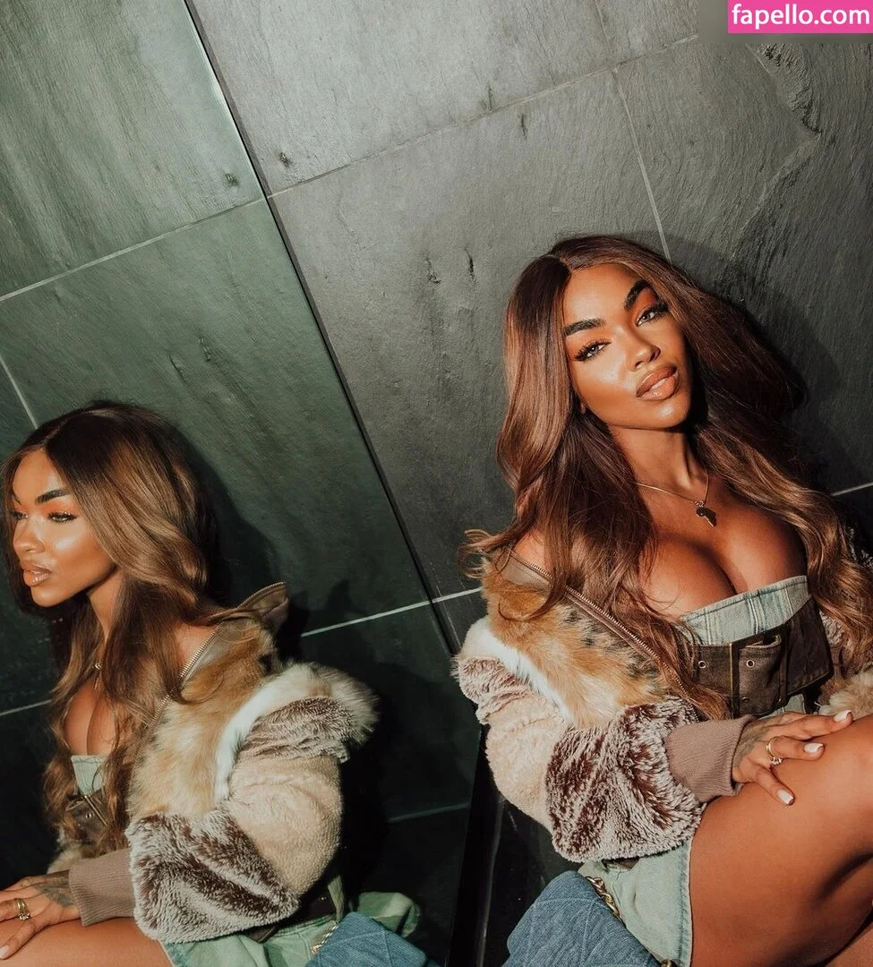 Alicia Awa Onlyfans Photo Gallery 