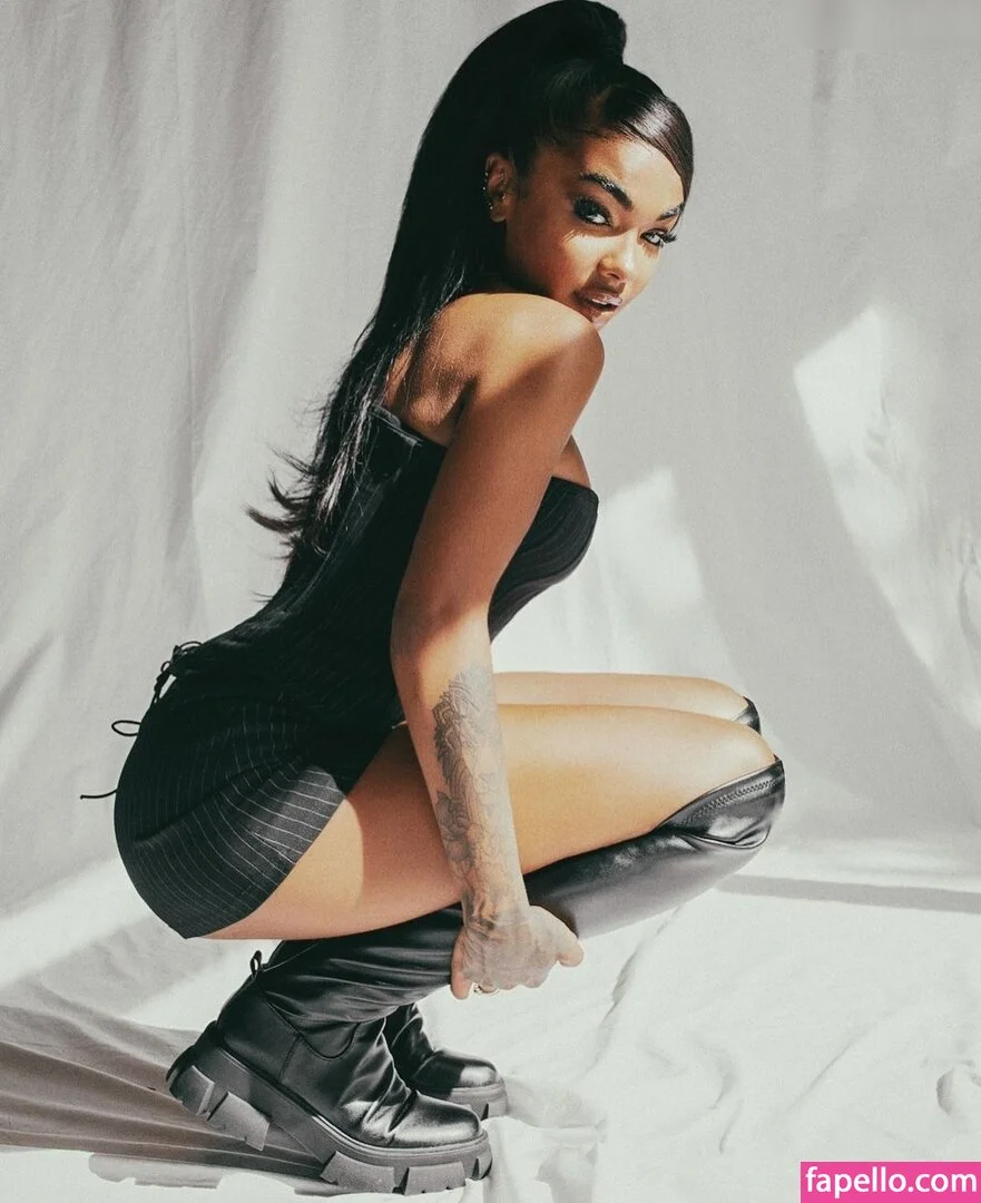 Alicia Awa Onlyfans Photo Gallery 