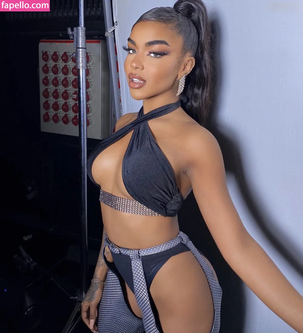 Alicia Awa Onlyfans Photo Gallery 