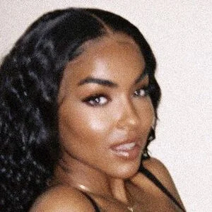 Alicia Awa Onlyfans Photo Gallery 