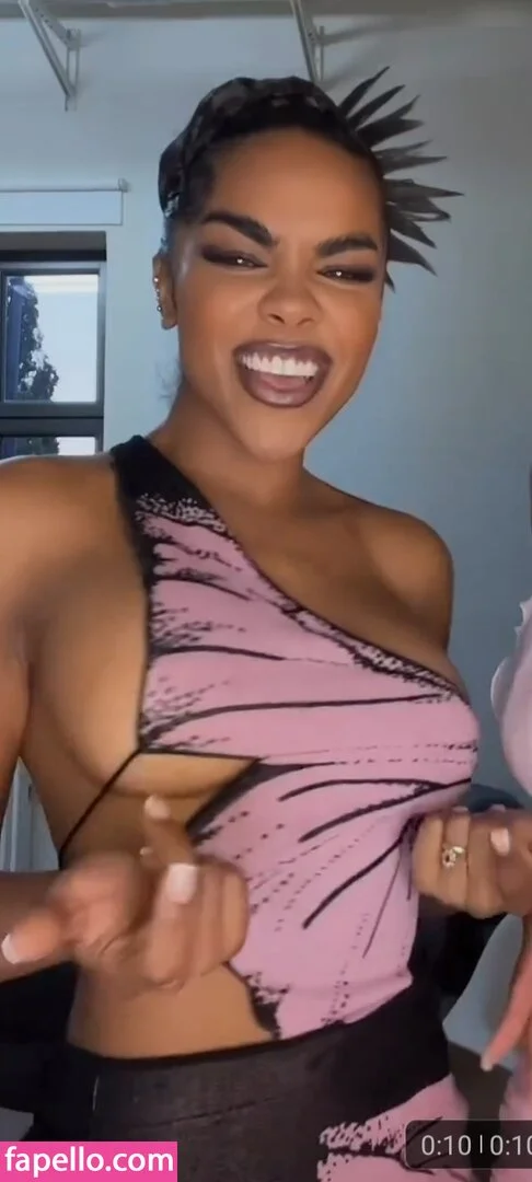 Alicia Awa Onlyfans Photo Gallery 