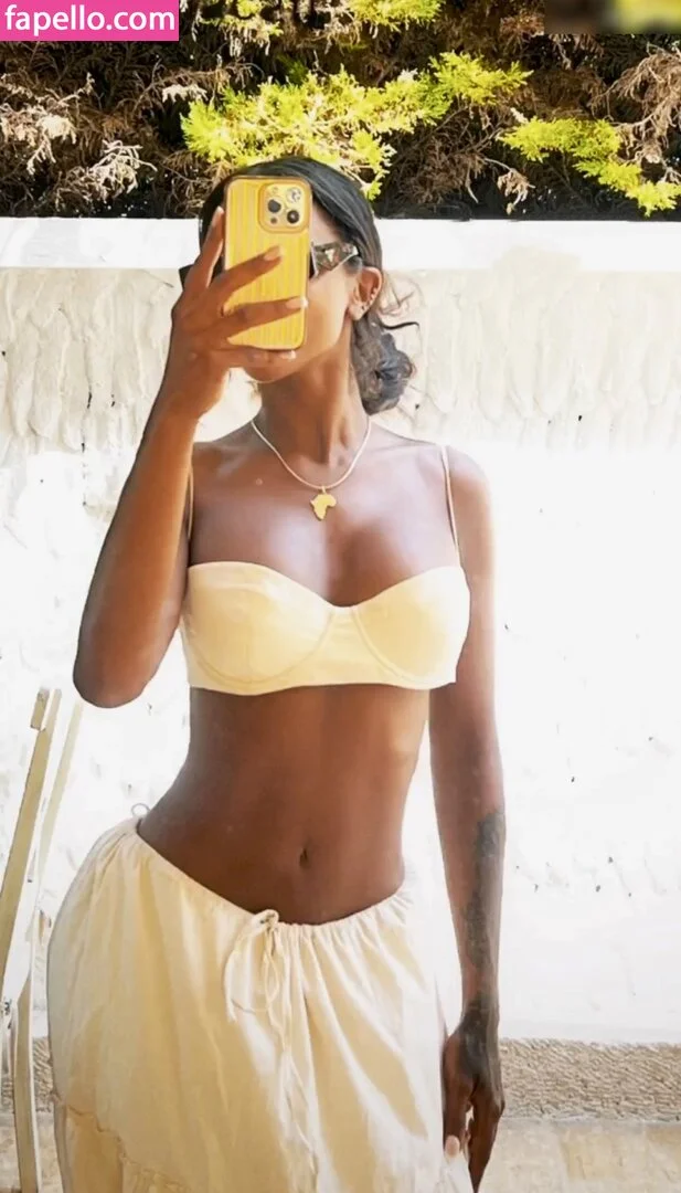 Alicia Awa Onlyfans Photo Gallery 