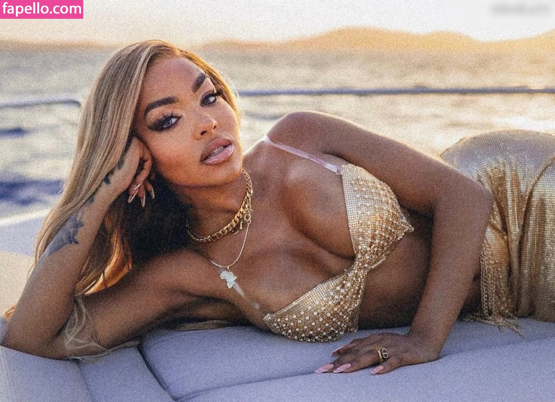 Alicia Awa Onlyfans Photo Gallery 