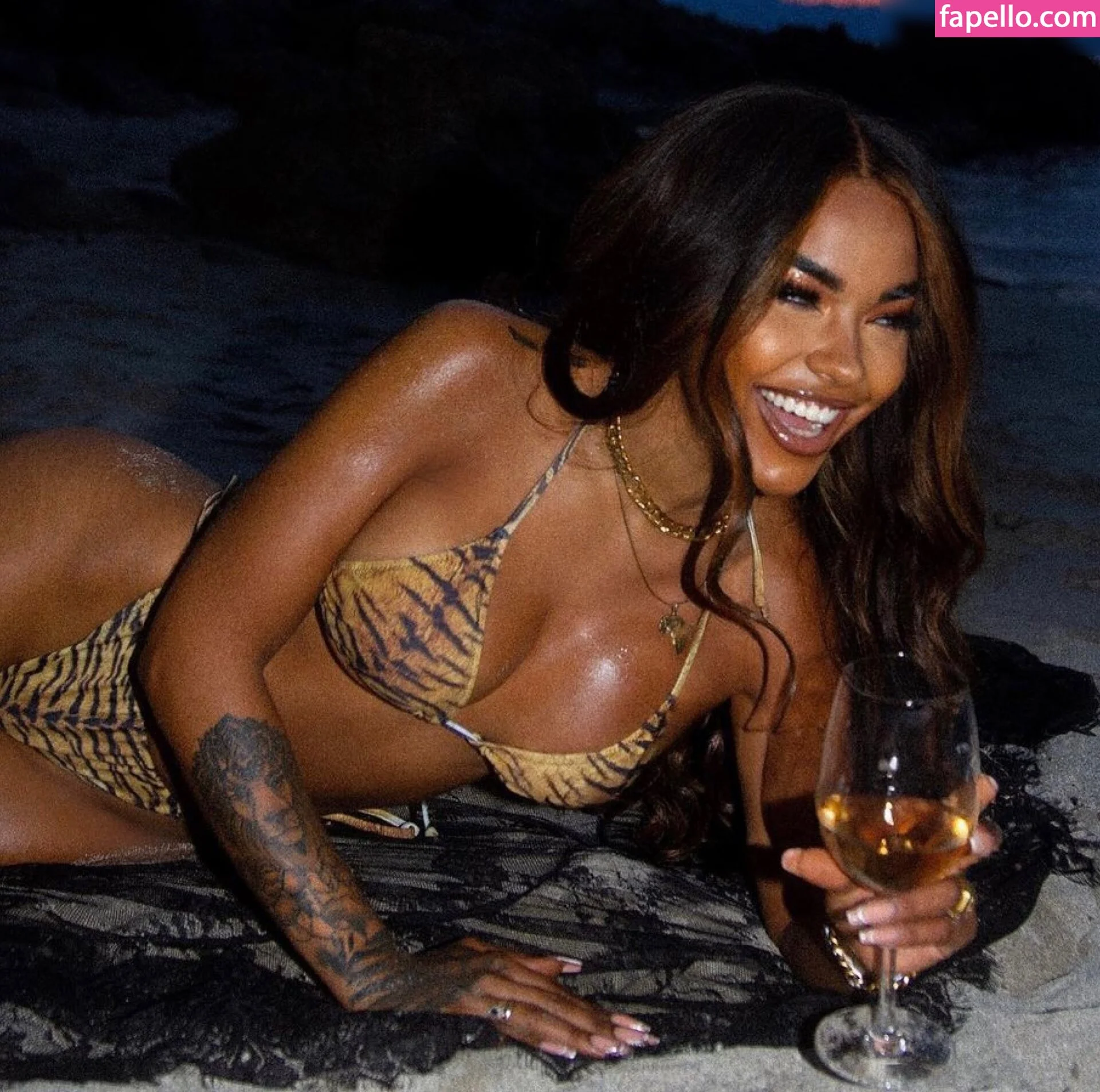 Alicia Awa Onlyfans Photo Gallery 