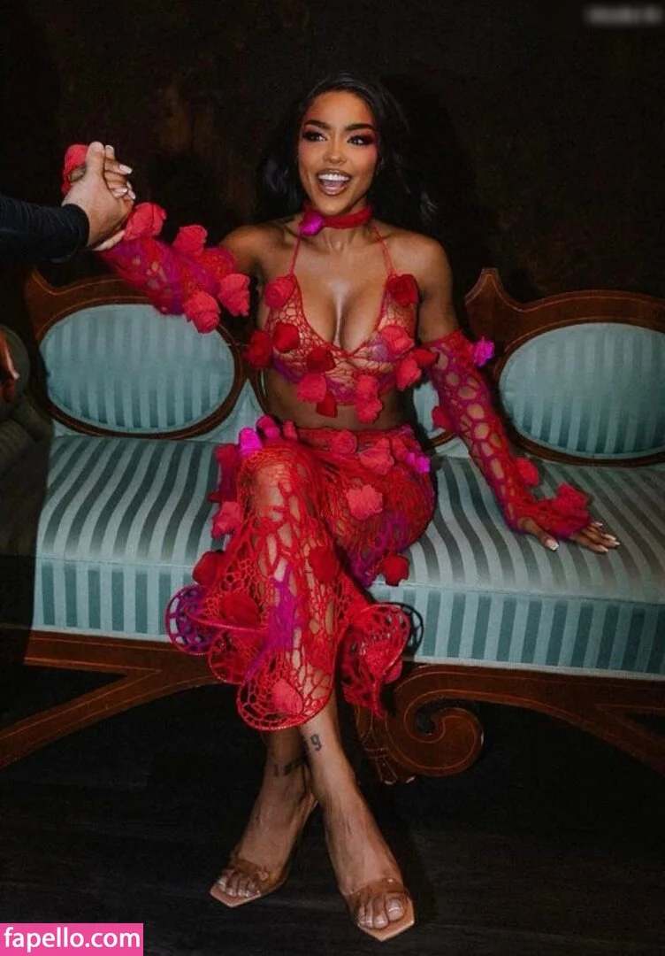 Alicia Awa Onlyfans Photo Gallery 