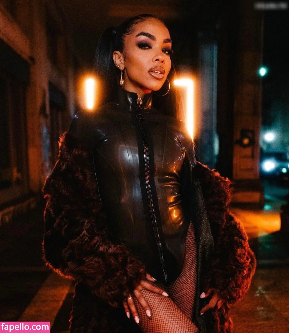 Alicia Awa Onlyfans Photo Gallery 