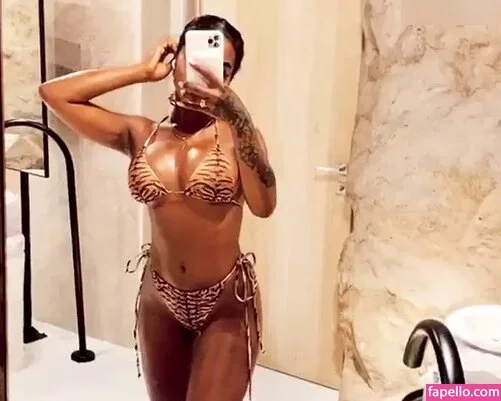 Alicia Awa Onlyfans Photo Gallery 