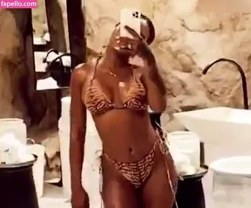 Alicia Awa Onlyfans Photo Gallery 