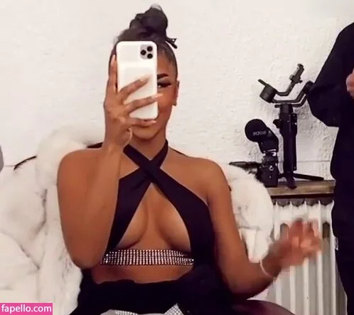 Alicia Awa Onlyfans Photo Gallery 