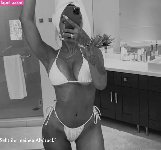 Alicia Awa Onlyfans Photo Gallery 