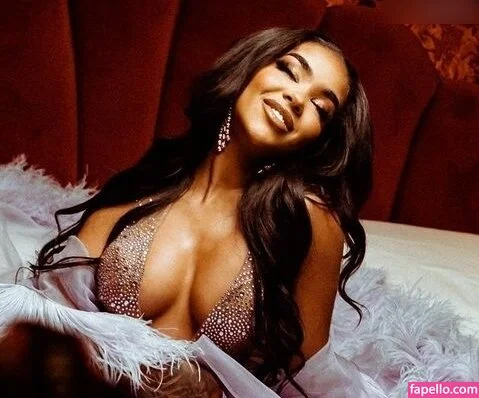 Alicia Awa Onlyfans Photo Gallery 