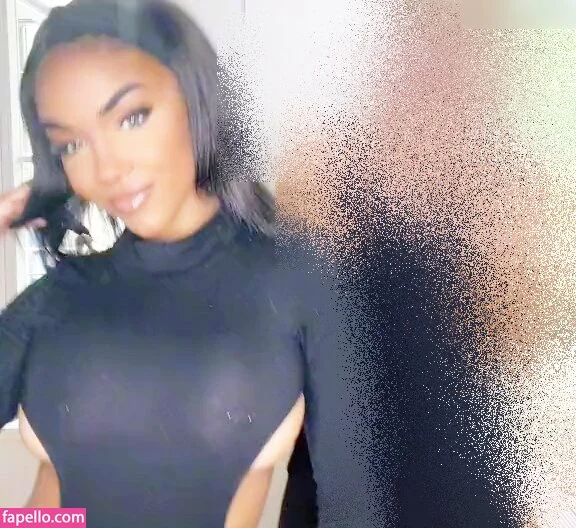 Alicia Awa Onlyfans Photo Gallery 