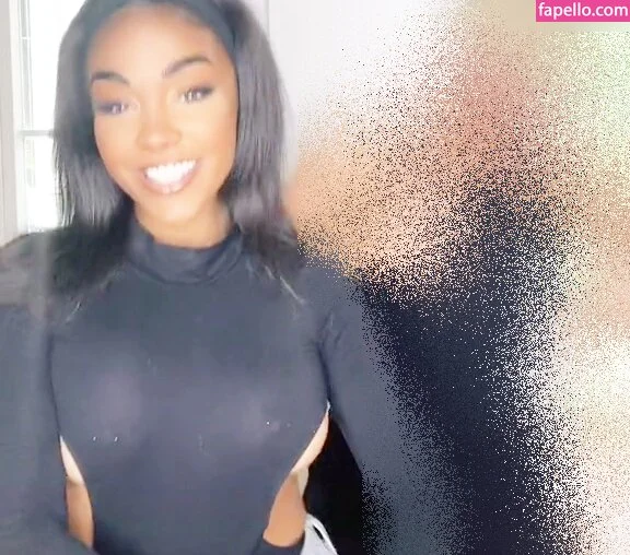 Alicia Awa Onlyfans Photo Gallery 