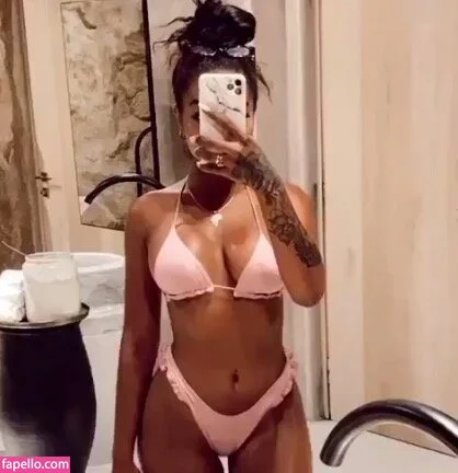 Alicia Awa Onlyfans Photo Gallery 