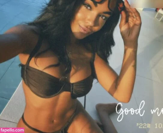 Alicia Awa Onlyfans Photo Gallery 