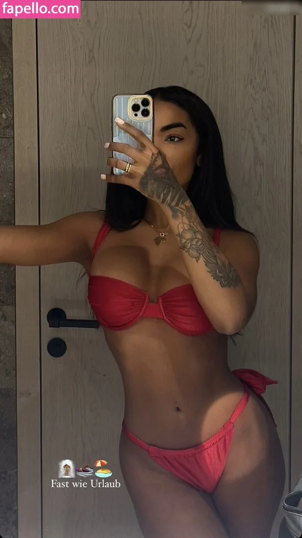 Alicia Awa Onlyfans Photo Gallery 