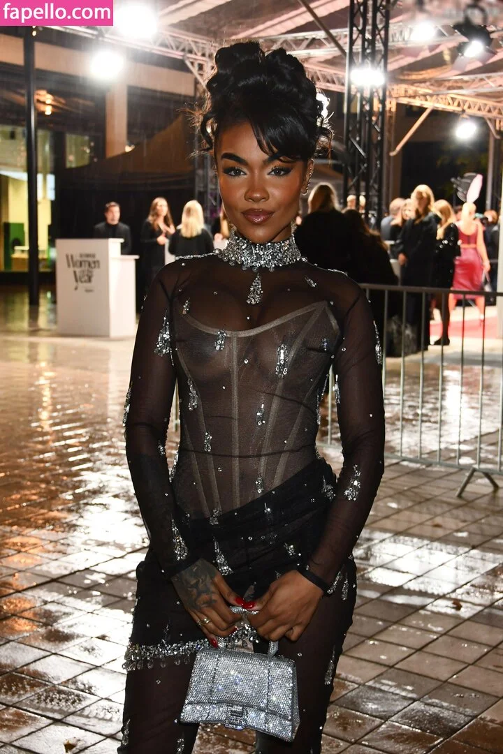 Alicia Awa Onlyfans Photo Gallery 