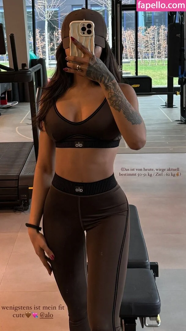 Alicia Awa Onlyfans Photo Gallery 