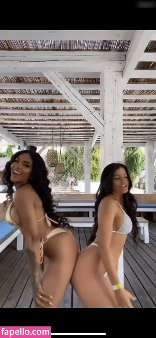 Alicia Awa Onlyfans Photo Gallery 