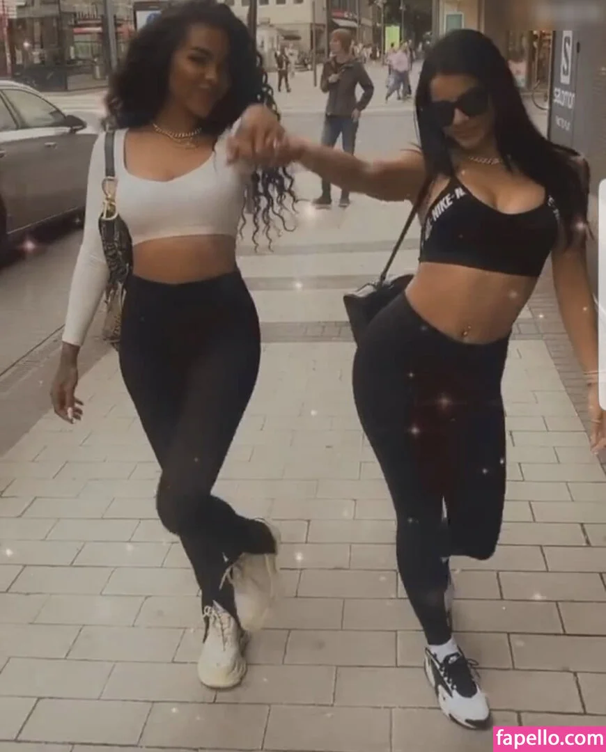 Alicia Awa Onlyfans Photo Gallery 