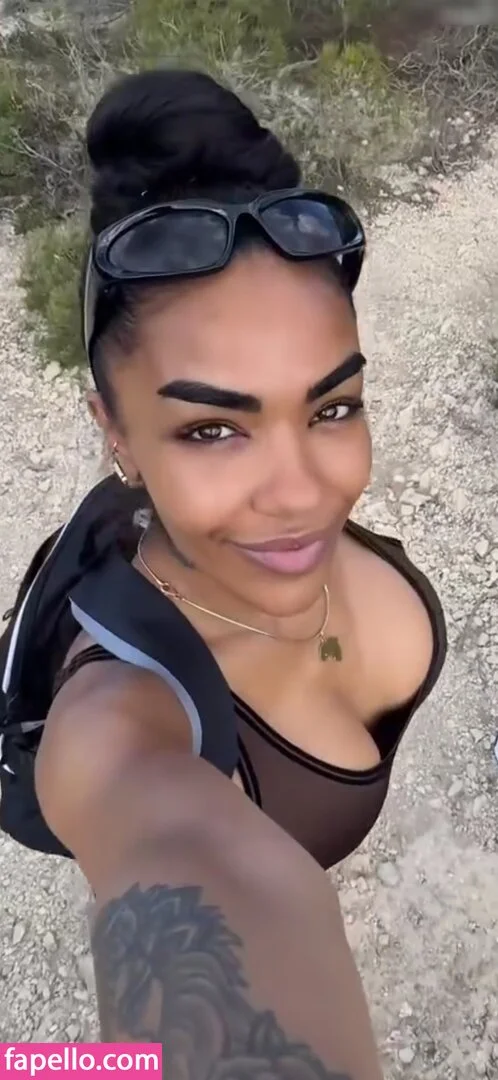 Alicia Awa Onlyfans Photo Gallery 