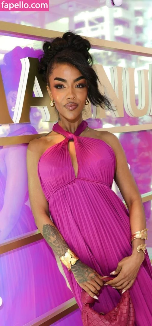 Alicia Awa Onlyfans Photo Gallery 