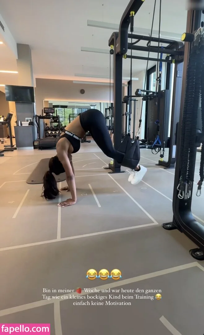 Alicia Awa Onlyfans Photo Gallery 