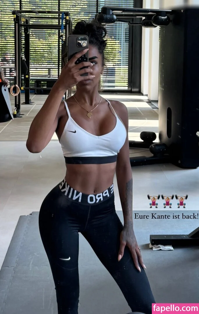 Alicia Awa Onlyfans Photo Gallery 