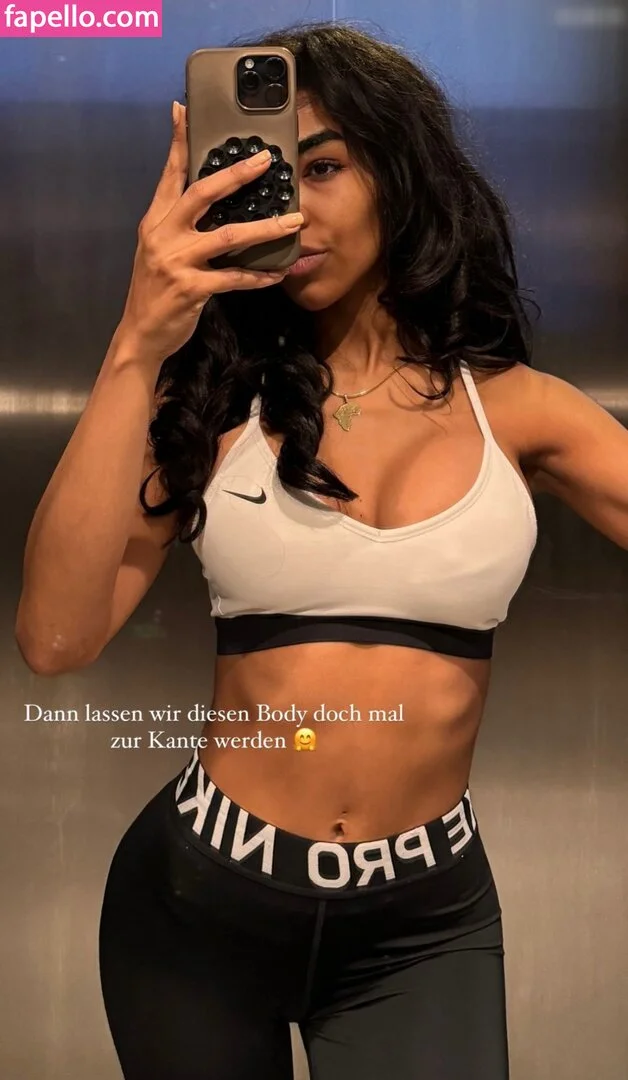 Alicia Awa Onlyfans Photo Gallery 