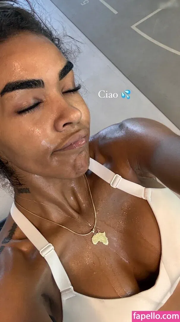 Alicia Awa Onlyfans Photo Gallery 