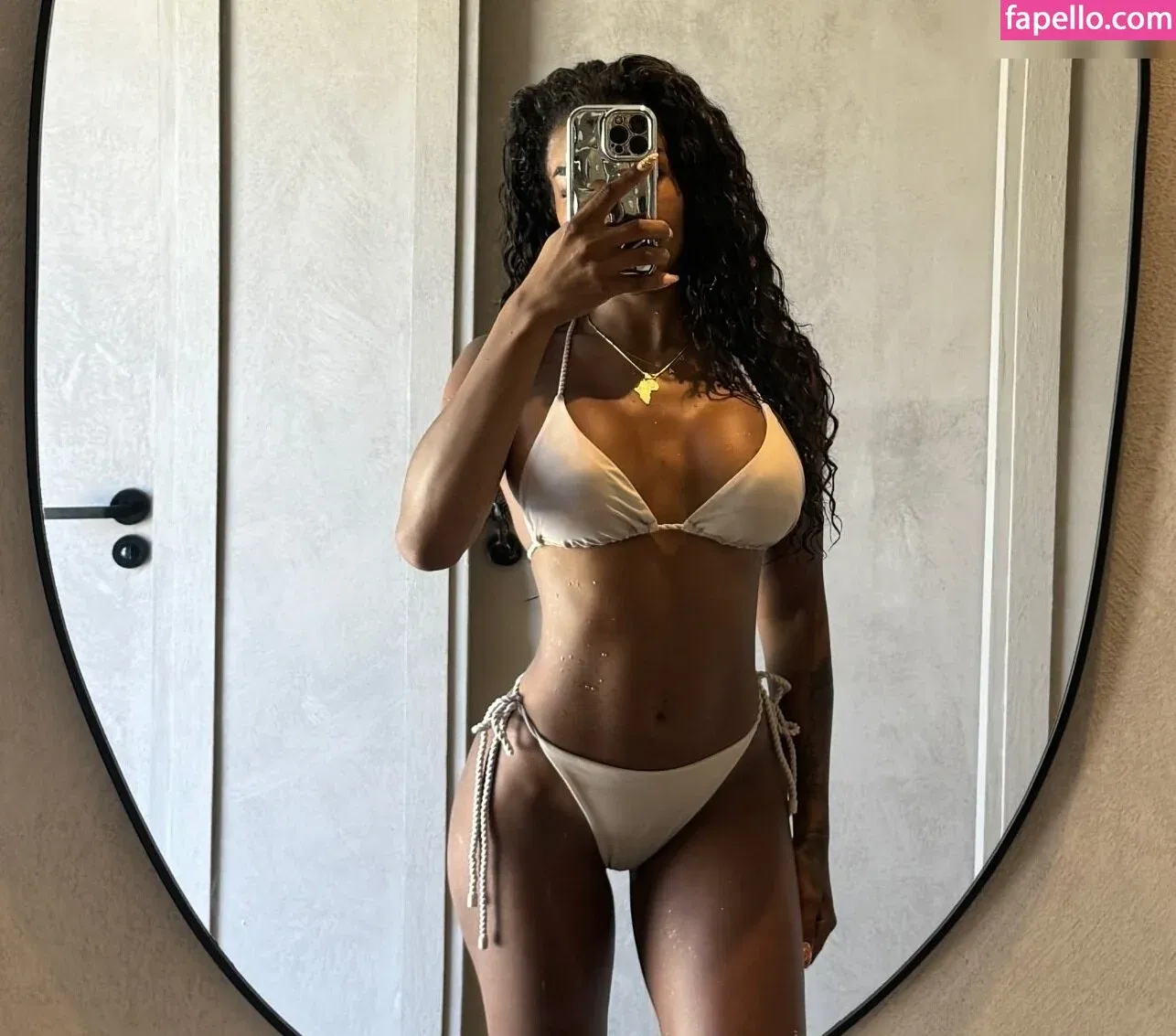 Alicia Awa Onlyfans Photo Gallery 