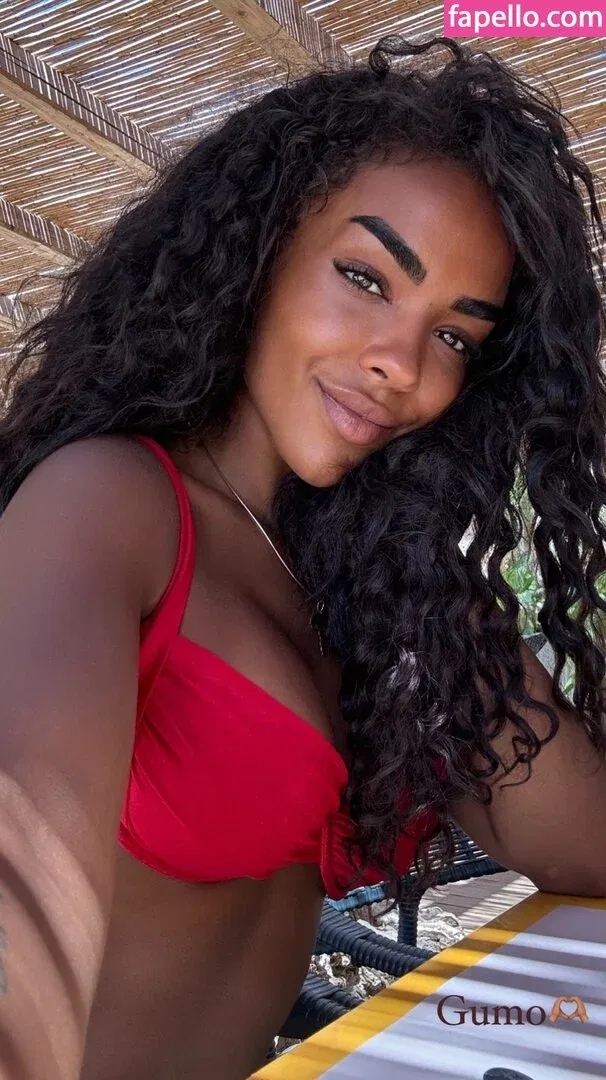 Alicia Awa Onlyfans Photo Gallery 