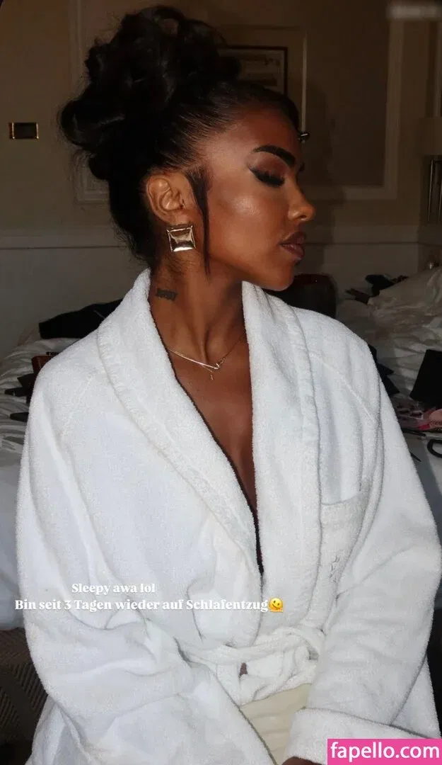 Alicia Awa Onlyfans Photo Gallery 