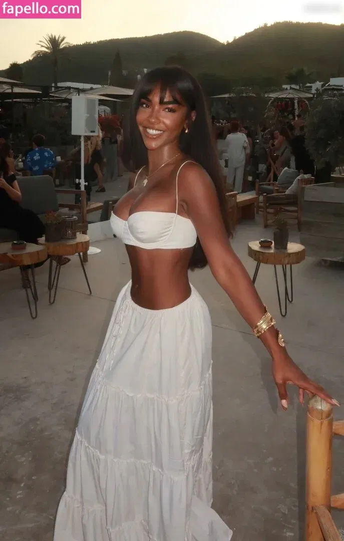 Alicia Awa Onlyfans Photo Gallery 