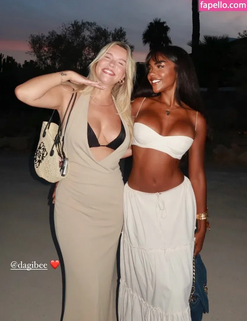 Alicia Awa Onlyfans Photo Gallery 