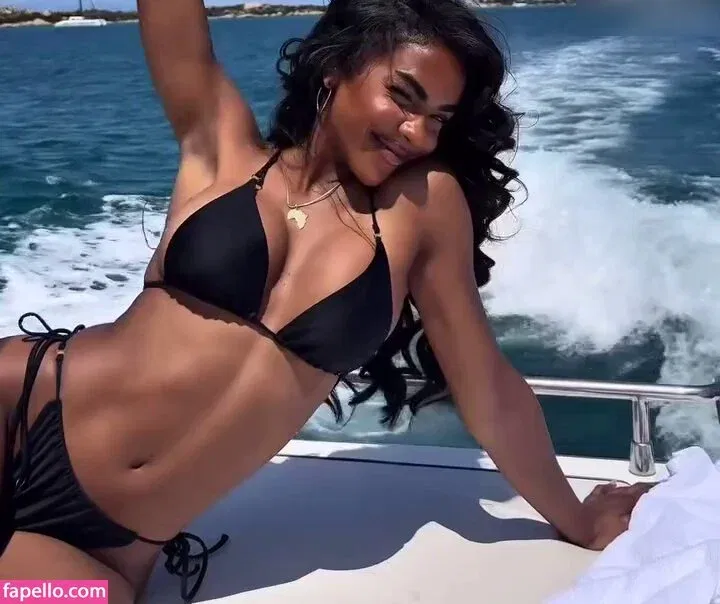 Alicia Awa Onlyfans Photo Gallery 