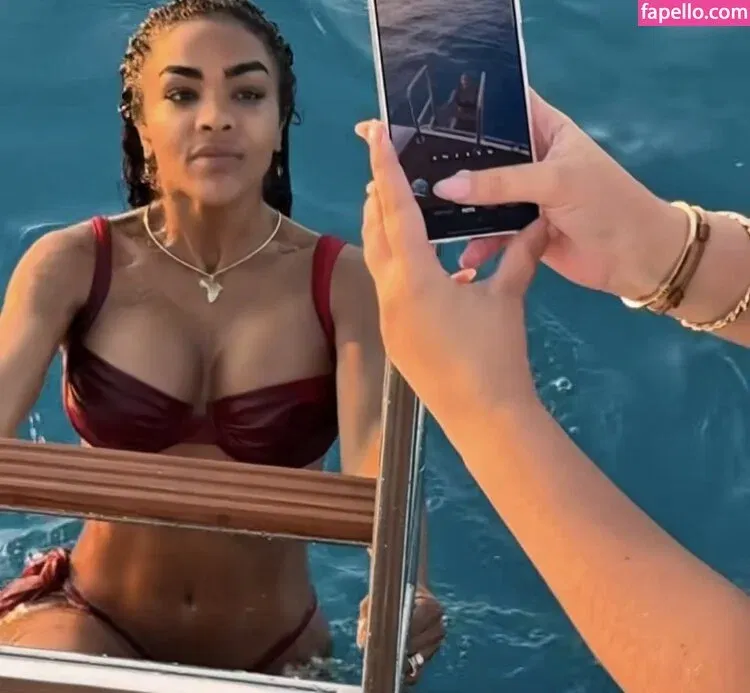 Alicia Awa Onlyfans Photo Gallery 