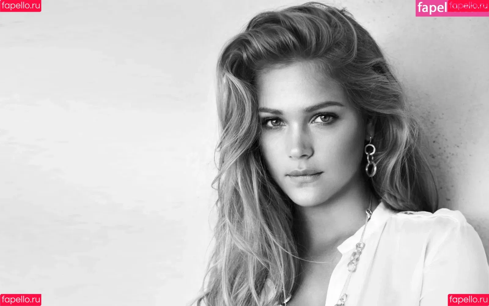 Esti Ginzburg Onlyfans Photo Gallery 