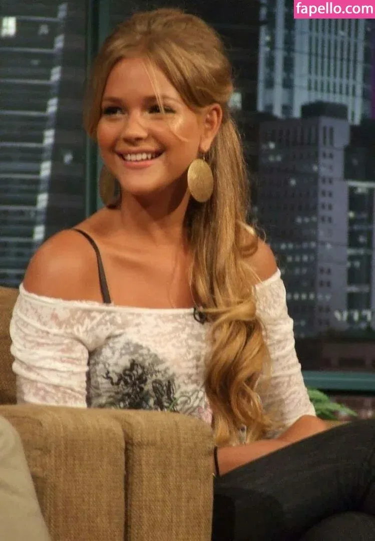 Esti Ginzburg Onlyfans Photo Gallery 