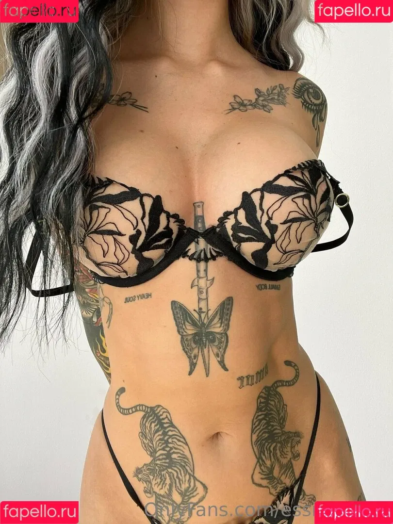 essieofficial Onlyfans Photo Gallery 