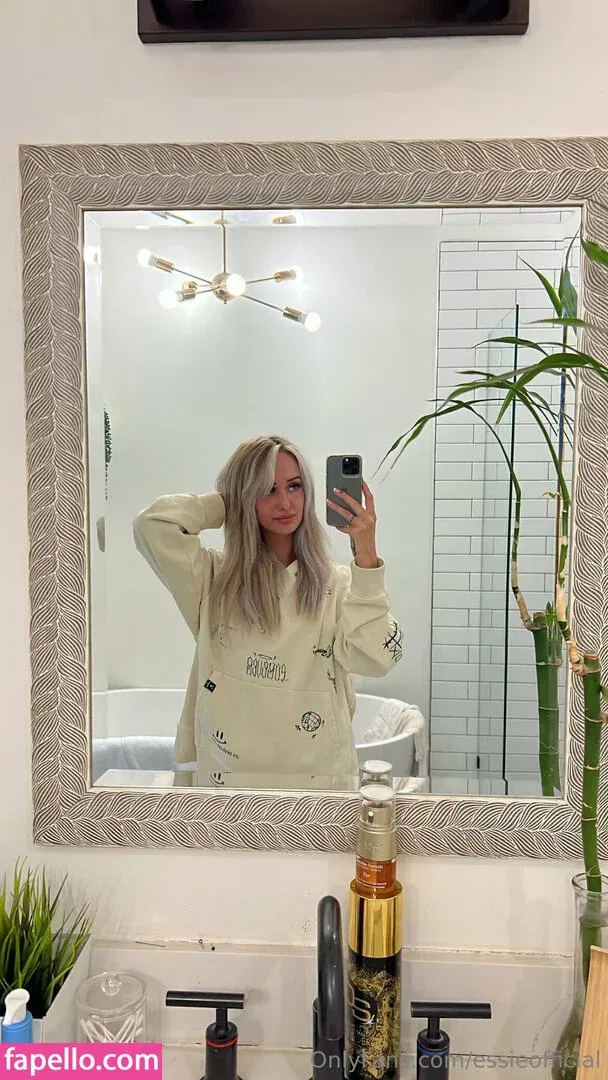 essieofficial Onlyfans Photo Gallery 