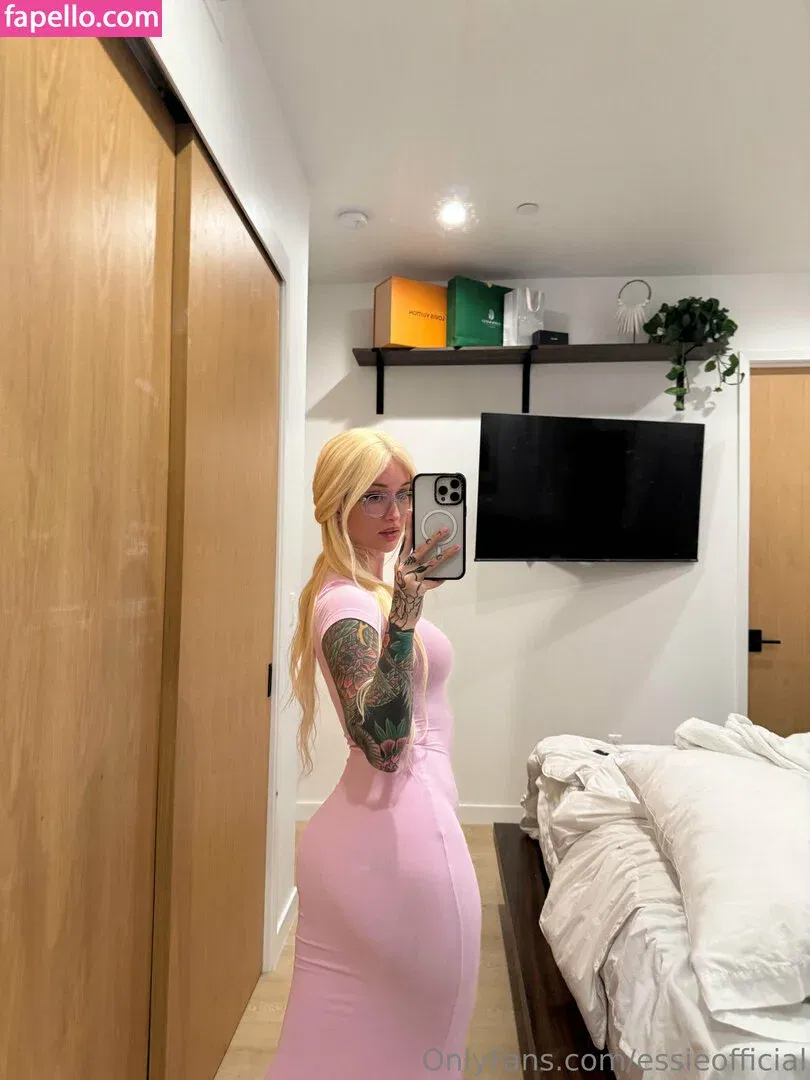 essieofficial Onlyfans Photo Gallery 