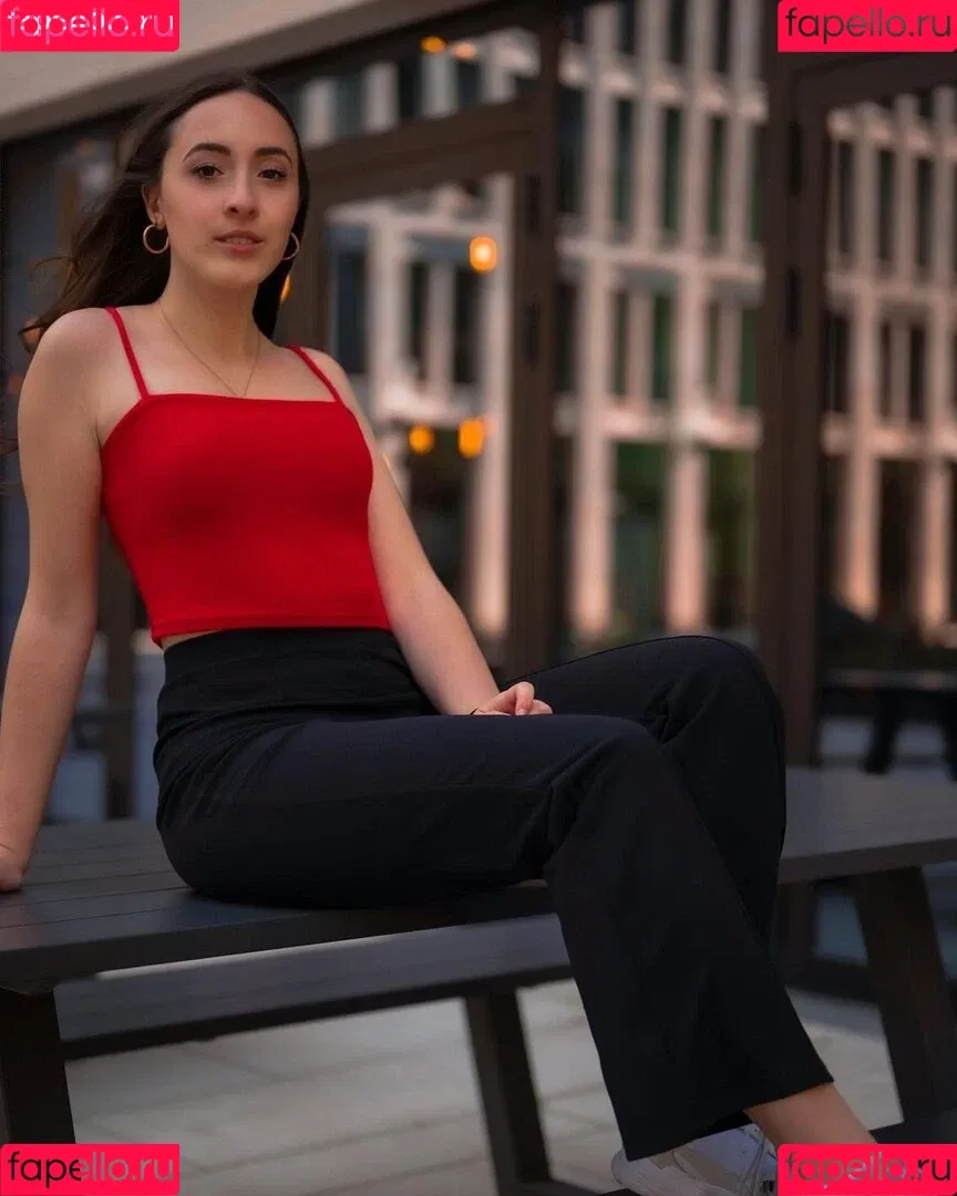 Juliabellax Onlyfans Photo Gallery 